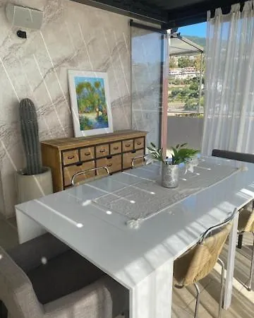 Philhouse, Jacuzzi Seaview & Bbq Apartament