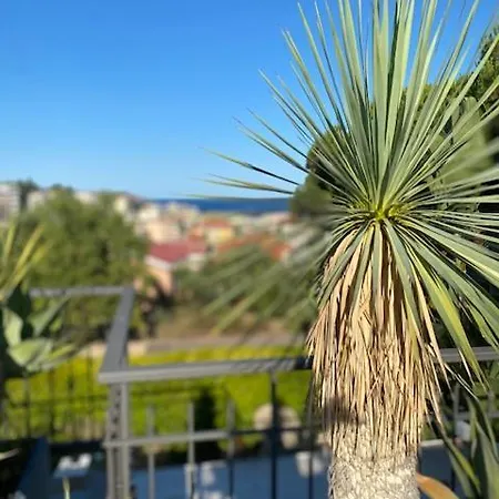 Philhouse, Jacuzzi Seaview & Bbq Apartament *